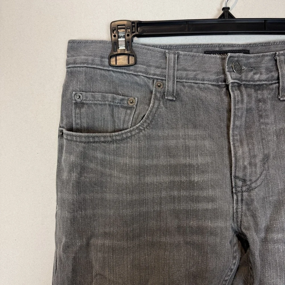 Banana Republic brand banana
